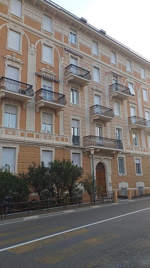 Апартаменты Seaside House-Casa Sul Mare Варацце Экстерьер фото